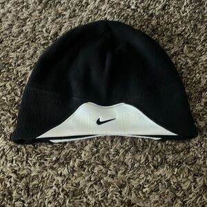 Nike fleece beanie.